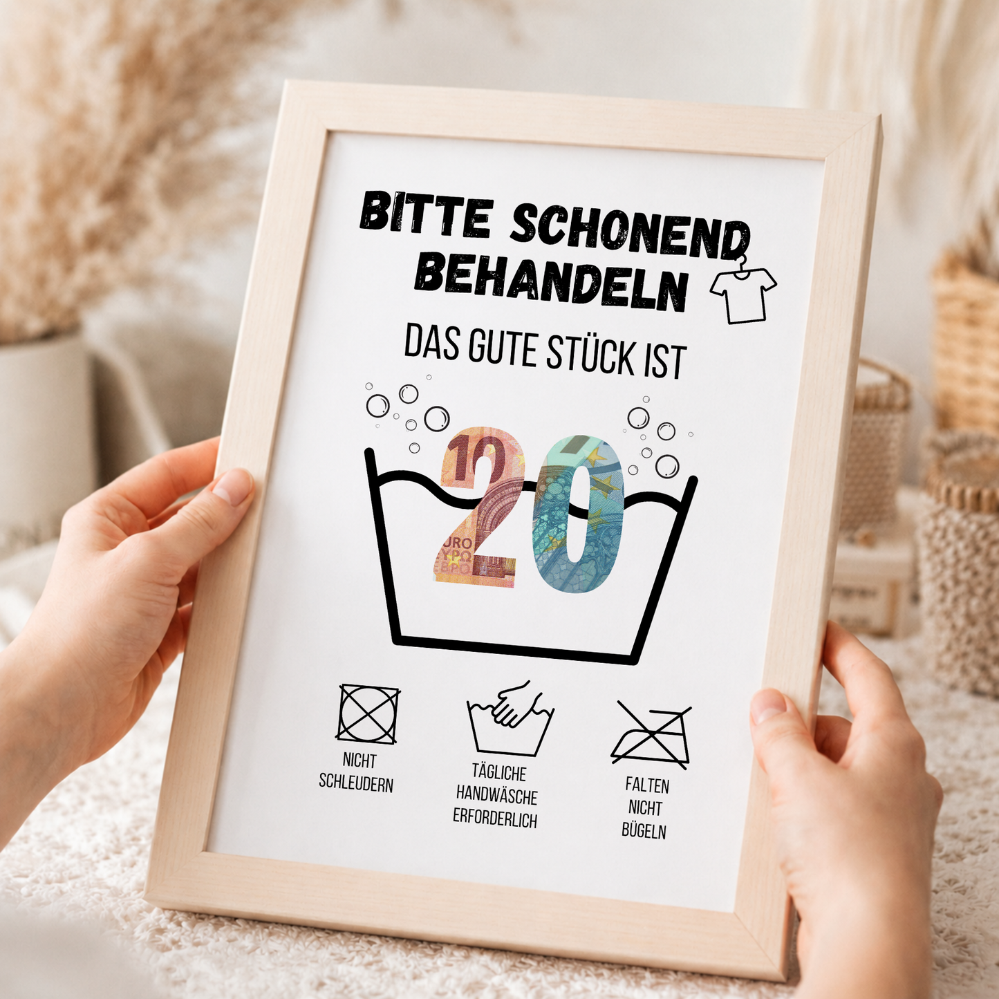 Geldgeschenk zum 20. Geburtstag Waschanleitung mit Euro-Scheinen in der Waschwanne und lustigen Pflegesymbolen, digitaler Download als DIN A4 Printable.
