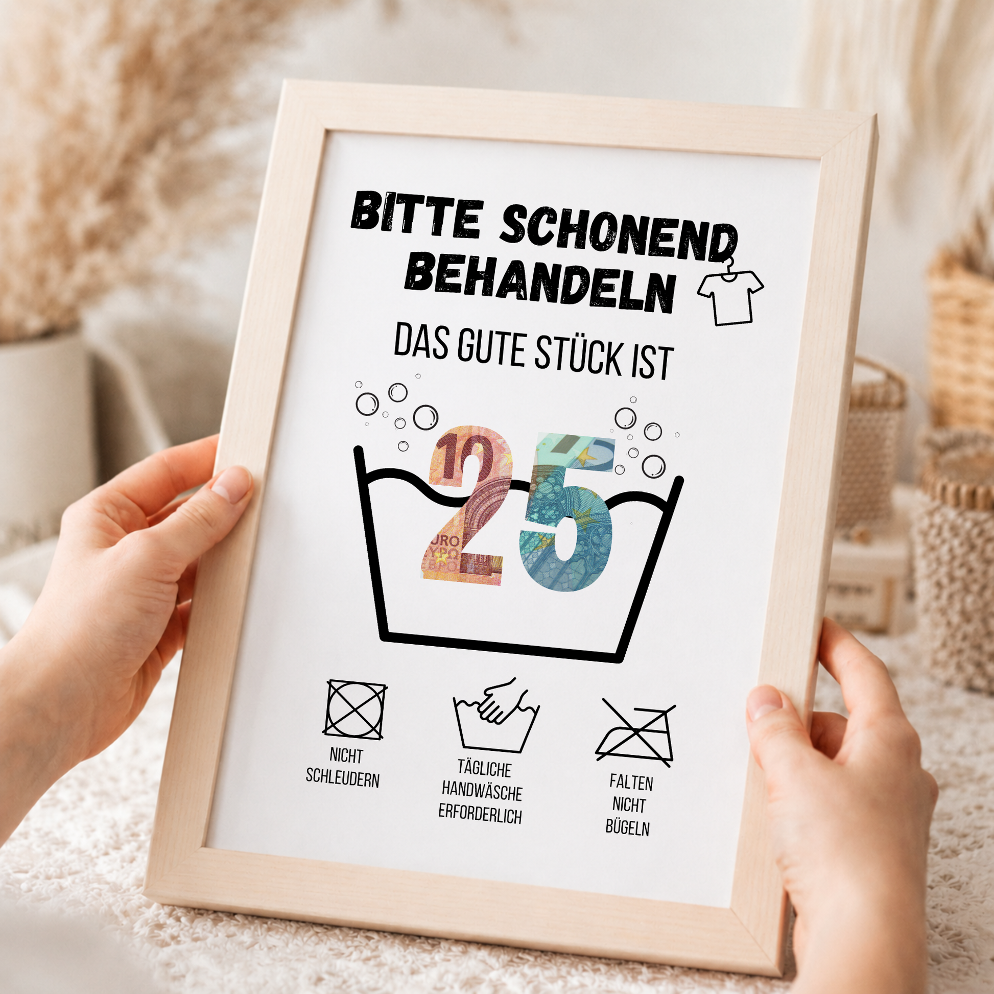 Geldgeschenk zum 25. Geburtstag Waschanleitung mit Euro-Scheinen in der Waschwanne und lustigen Pflegesymbolen, digitaler Download als DIN A4 Printable.
