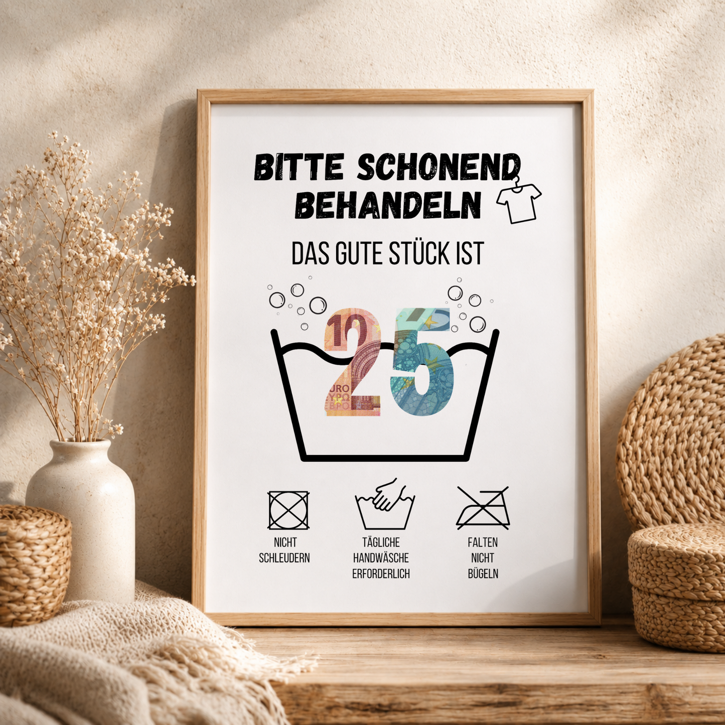 Geldgeschenk zum 25. Geburtstag Waschanleitung mit Euro-Scheinen in der Waschwanne und lustigen Pflegesymbolen, digitaler Download als DIN A4 Printable.