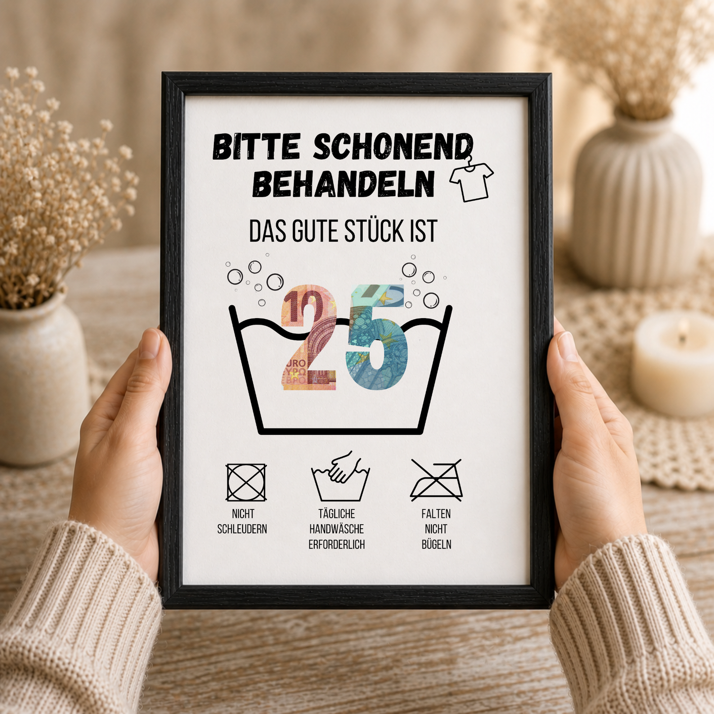 Geldgeschenk zum 25. Geburtstag Waschanleitung mit Euro-Scheinen in der Waschwanne und lustigen Pflegesymbolen, digitaler Download als DIN A4 Printable.