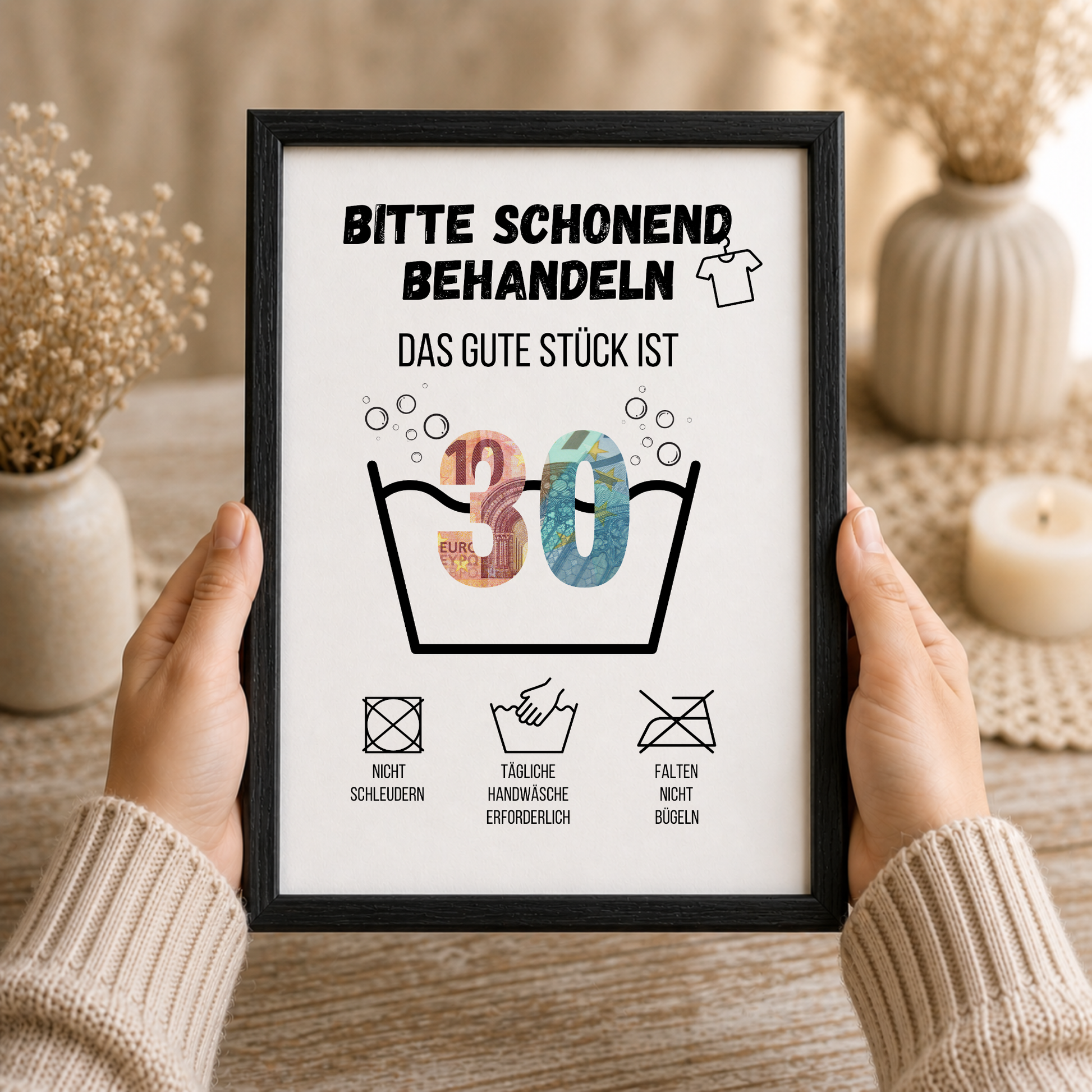 Geldgeschenk zum 30. Geburtstag Waschanleitung mit Euro-Scheinen in der Waschwanne und lustigen Pflegesymbolen, digitaler Download als DIN A4 Printable.