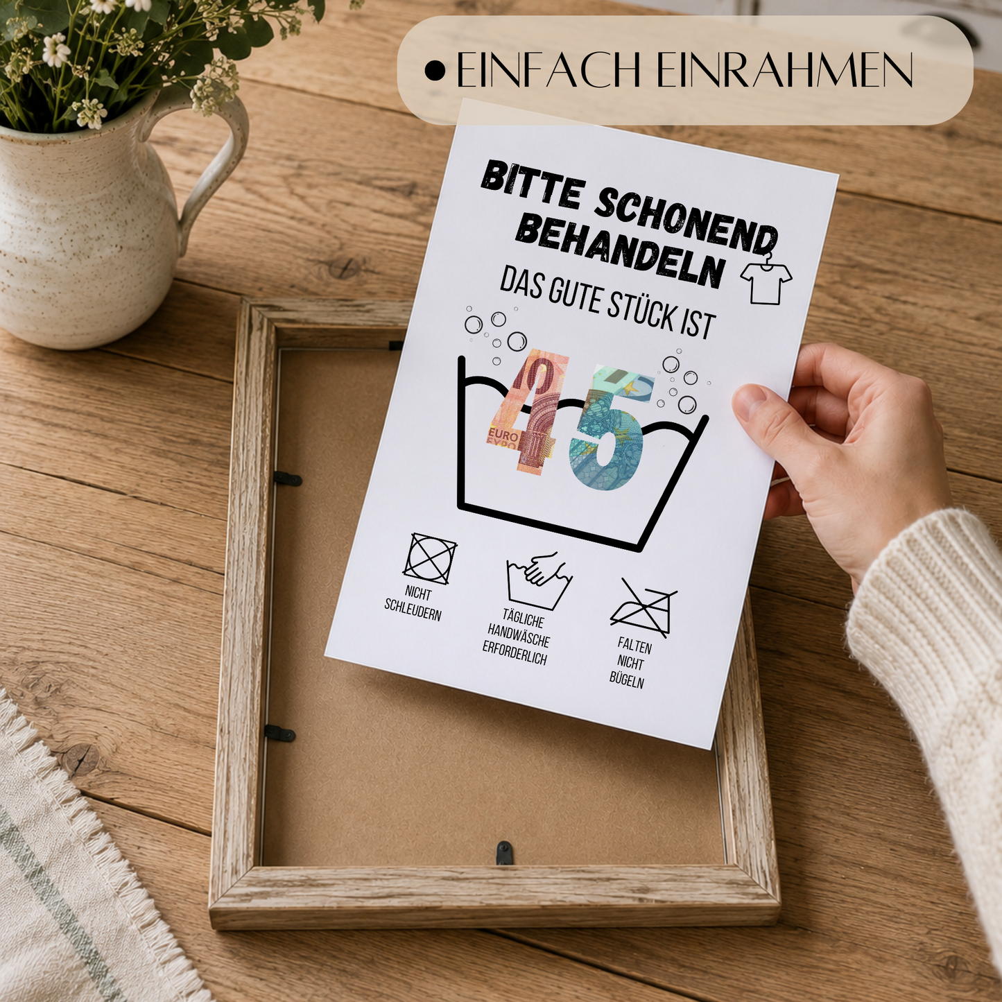 Geldgeschenk zum 45. Geburtstag Waschanleitung mit Euro-Scheinen in der Waschwanne und lustigen Pflegesymbolen, digitaler Download als DIN A4 Printable.