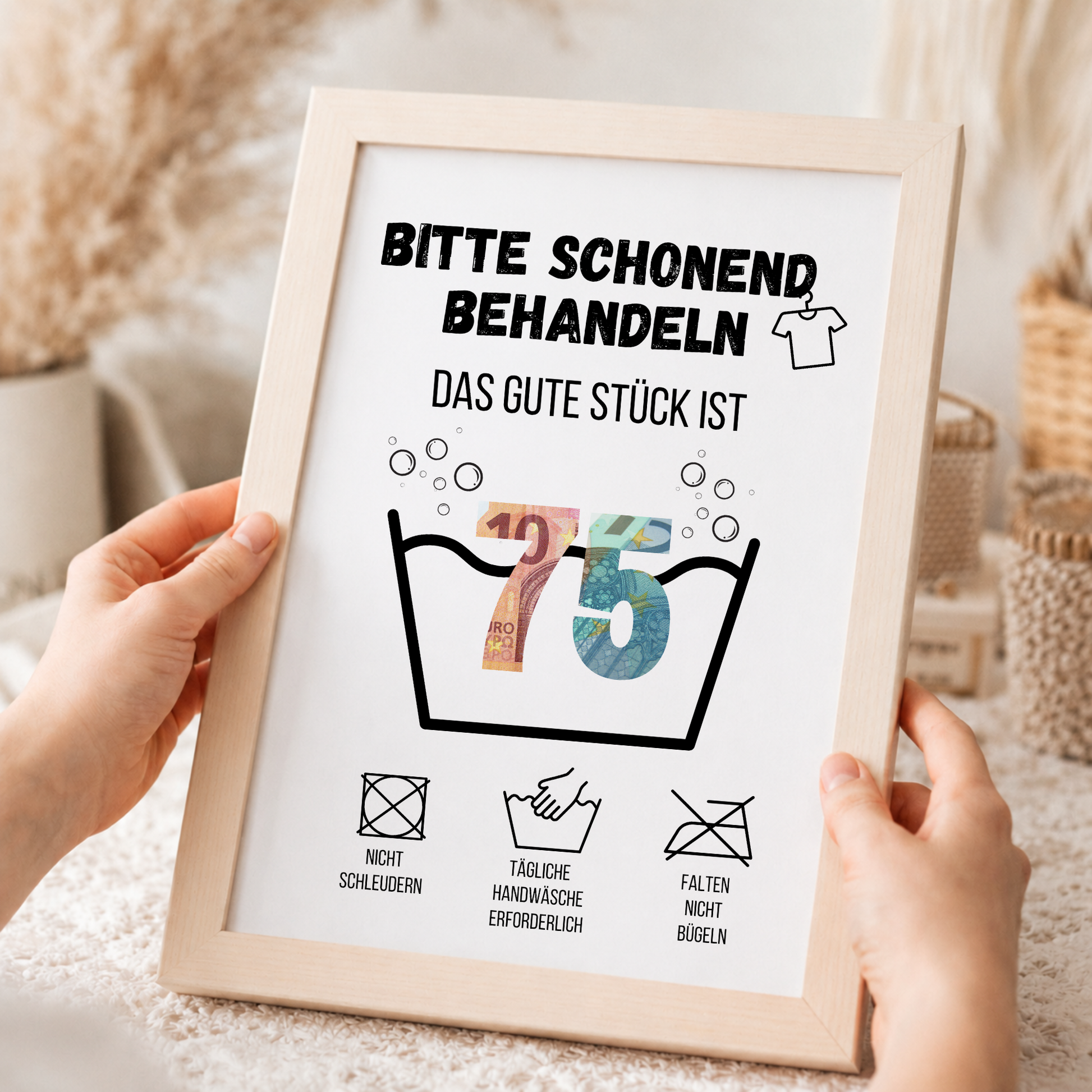 Geldgeschenk zum 75. Geburtstag Waschanleitung mit Euro-Scheinen in der Waschwanne und lustigen Pflegesymbolen, digitaler Download als DIN A4 Printable.