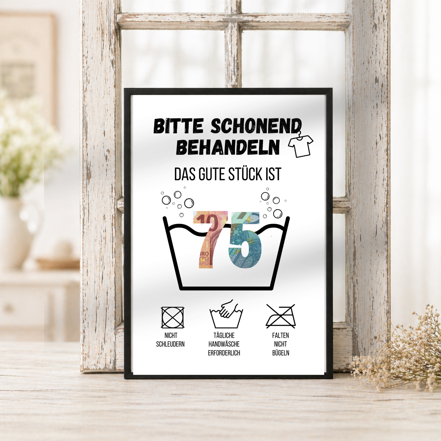 Geldgeschenk zum 75. Geburtstag Waschanleitung mit Euro-Scheinen in der Waschwanne und lustigen Pflegesymbolen, digitaler Download als DIN A4 Printable.