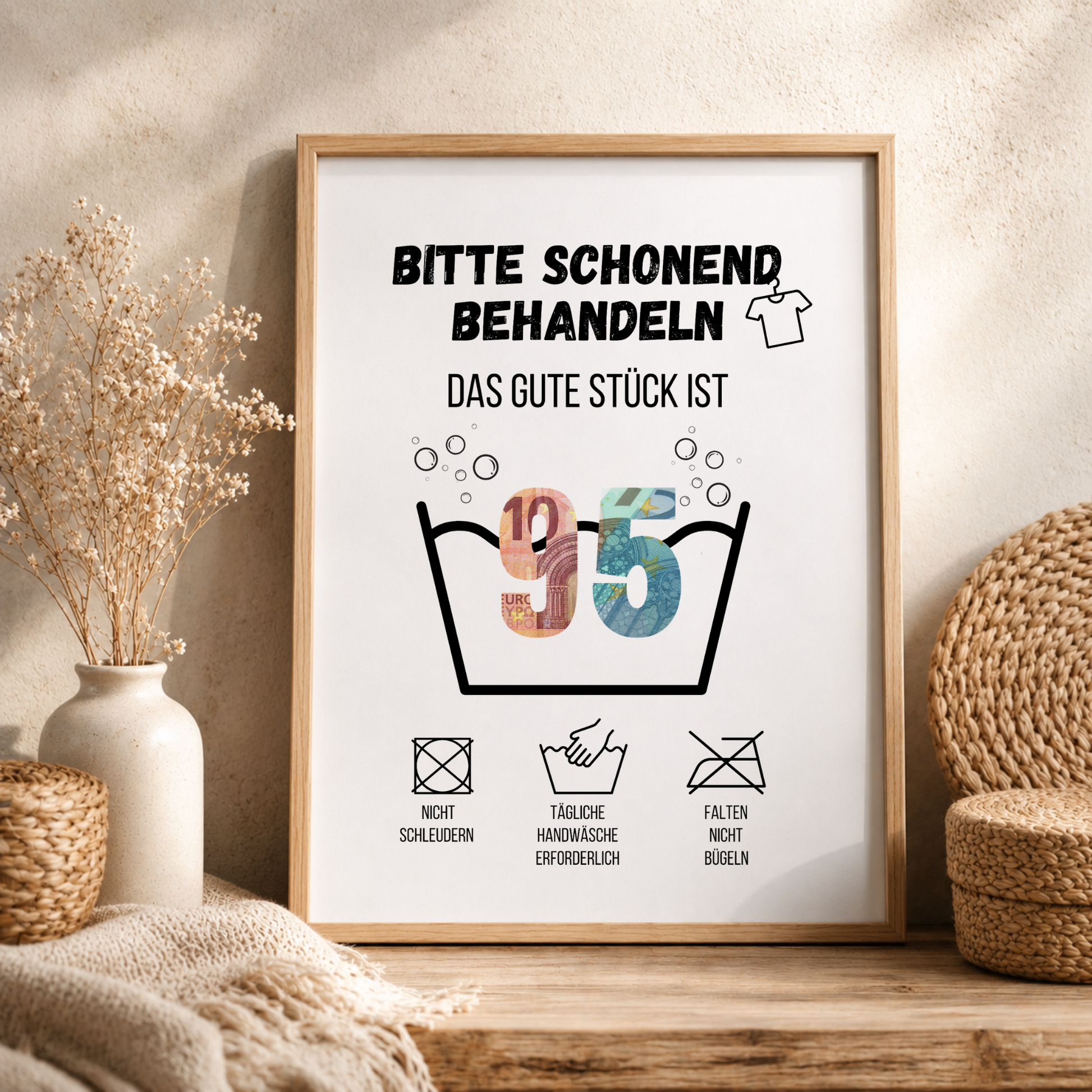 Geldgeschenk zum 95. Geburtstag Waschanleitung mit Euro-Scheinen in der Waschwanne und lustigen Pflegesymbolen, digitaler Download als DIN A4 Printable.