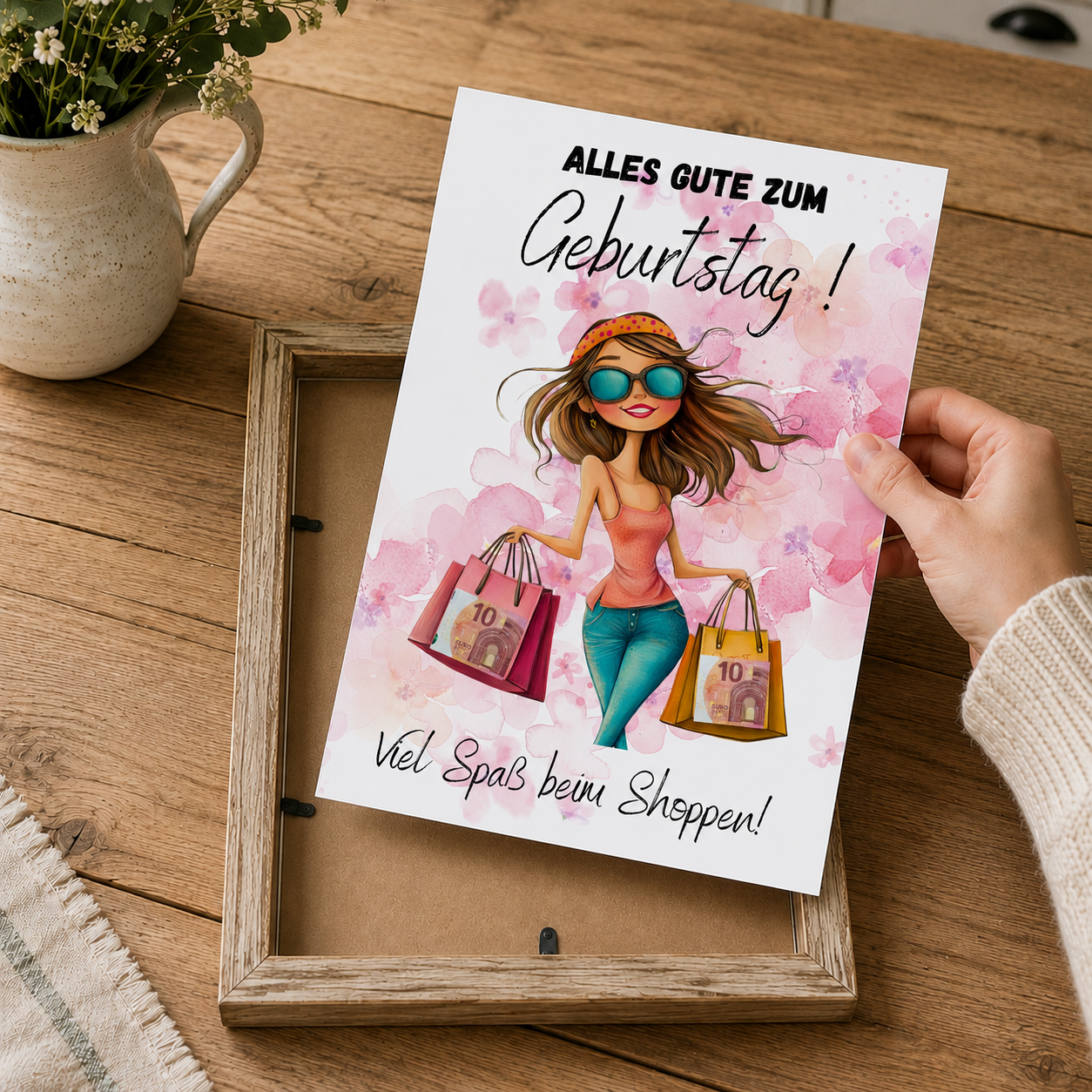 Geldgeschenk Geburtstag Printable mit Frau im Shopping-Look, Einkaufstaschen und Schriftzug „Alles Gute zum Geburtstag – Viel Spaß beim Shoppen“, Digital Download DIN A4