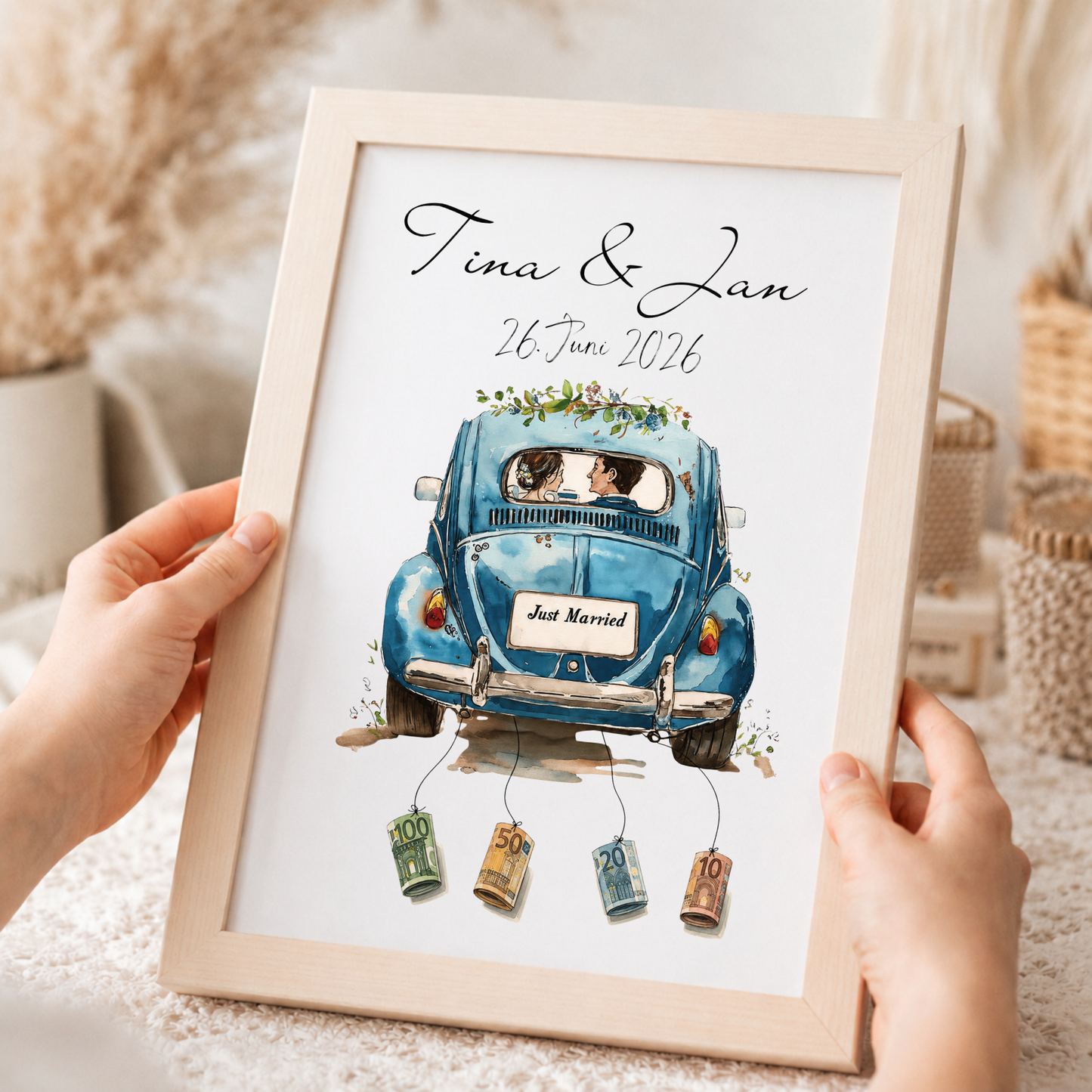 Personalisiertes Hochzeitsposter als Geldgeschenk mit blauem VW Käfer Oldtimer, Brautpaar, Namen und Hochzeitsdatum zum Ausdrucken im DIN A4 Format.