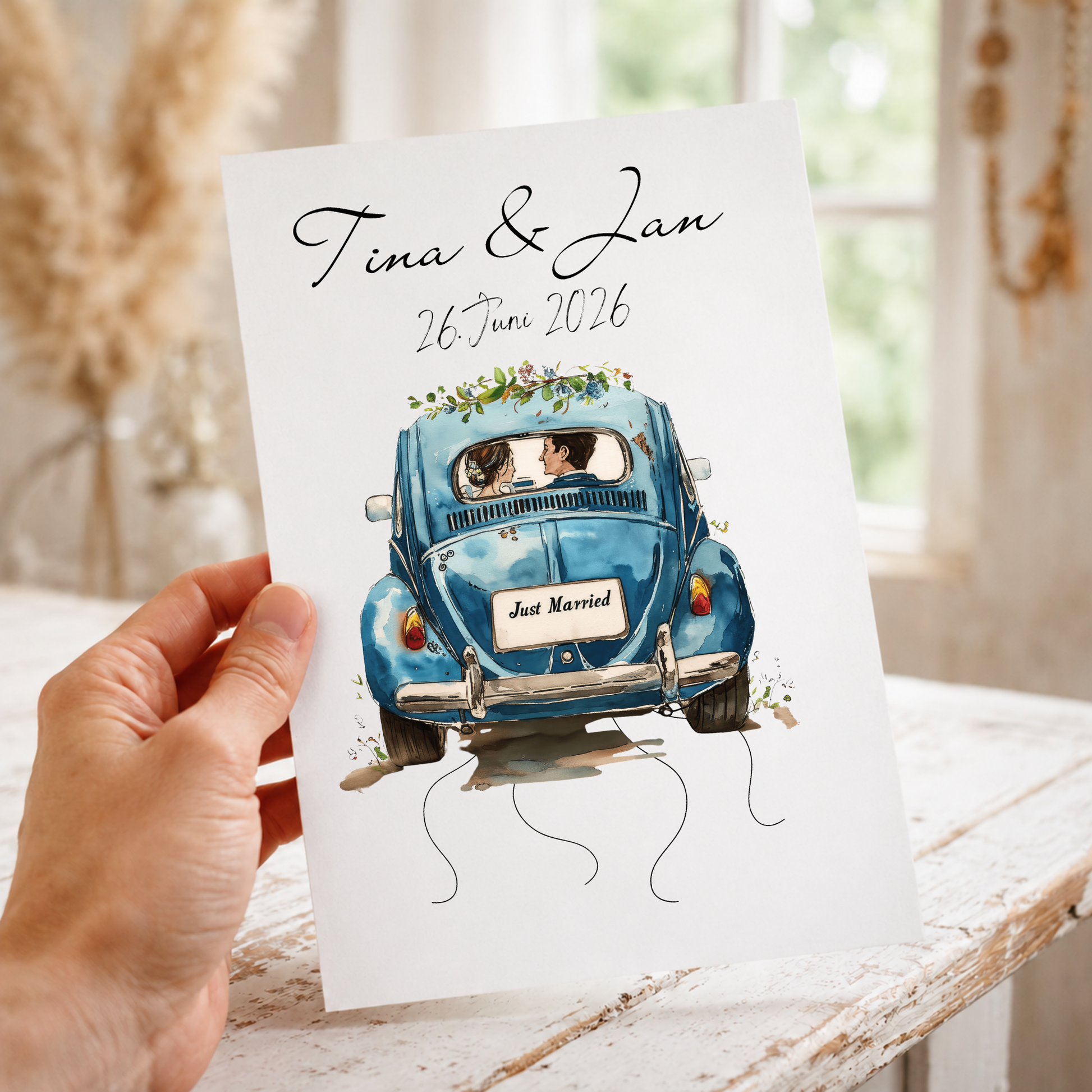 Personalisiertes Hochzeitsposter als Geldgeschenk mit blauem VW Käfer Oldtimer, Brautpaar, Namen und Hochzeitsdatum zum Ausdrucken im DIN A4 Format.